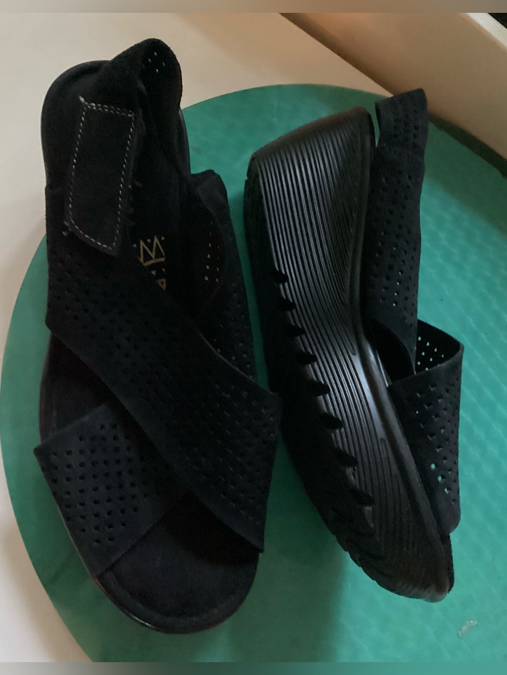Skechers memory foam sandals. Size 6 1/2